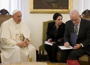  El Papa y Unicef sellaron una alianza para ampliar el acceso de adolescentes a la tecnología y deporte