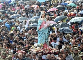 Miles de personas peregrinaron a San Nicolás para honrar a la Virgen del Rosario