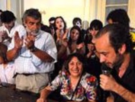 Alumnos, padres y docentes apoyaron a la directora Papalardo