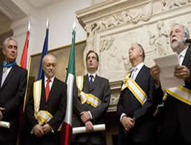 Condecora el embajador de España intelectuales mexicanos