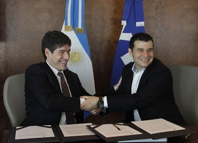 Abal Medina y Galuccio firmaron convenios de becas en el exterior