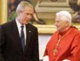 El Papa 'regaña' a Bush por seguir con la guerra en Irak