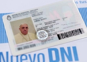 El Papa Francisco renovó su DNI y tramitó su pasaporte argentino