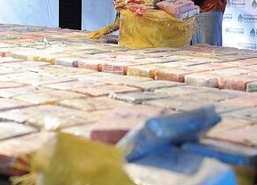 Secuestran casi 400 kilos de cocaína arrojada desde una avioneta en Salta 