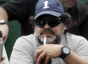 Maradona trabajará como "asesor espiritual" del plantel de Riestra