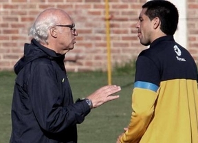 El padre de Riquelme acusó a Bianchi de "no hacer nada para que Román siga en Boca"