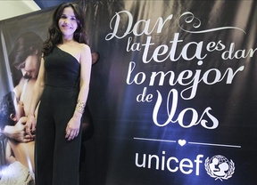Natalia Oreiro amamanta a su hijo para una campaña de la Unicef