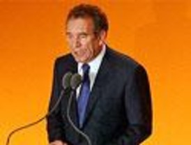 Bayrou no se moja: ni apoyará a 'Sarko' ni a 'Sego'