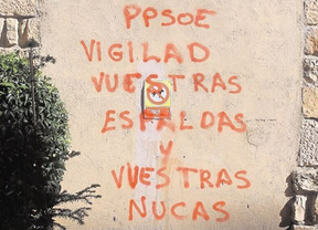 Pintadas amenazantes en Palazuelos de Eresma (Segovia) contra PP y PSOE: 'Vigilad vuestras nucas'