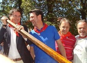 López cree que la presión social y política ha hecho a la Junta 'repensar el centimazo'
