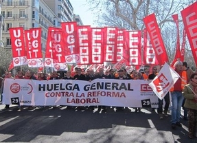 Los sindicatos sacan a la calle a 35.000 personas contra la reforma laboral