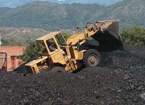 Industria y los sindicatos retoman tras cuatro meses las conversaciones sobre el carbón