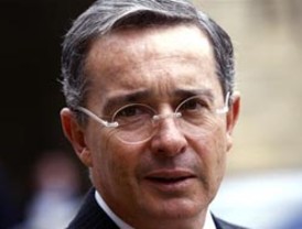 Uribe dice que Santos apoya 