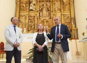 Carnero visita el retablo mayor de la Iglesia de La Asunción de Cabezón de Valderaduey 