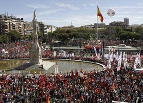 Miles de personas exigen al Gobierno de Rajoy un referéndum sobre los ajustes y el posible rescate