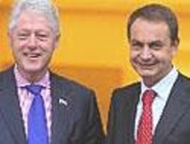 Clinton quiere a ZP... pero ¿quiere ZP a su mujer Hillary?