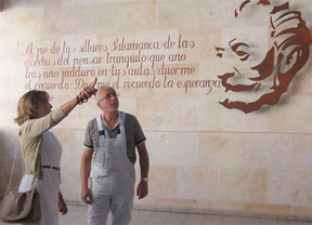 Un nuevo retrato de Unamuno preside la entrada del centro municipal que lleva su nombre en Salamanca