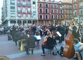 Medio millar de personas arropa a la Oscyl en Valladolid en el concierto contra los recortes y la subida del IVA