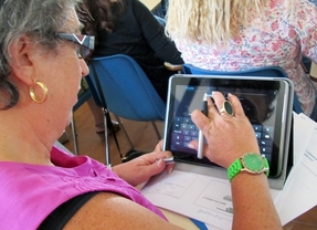 Mujeres rurales de Castilla y León se familiarizan con las tablets gracias a App Rural