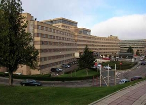 La USAL y el Hospital de Salamanca tienen 600 profesionales menos desde 2012 por la tasa de reposición, según el PSOE