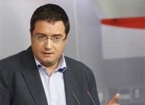 Óscar López acusa a Rajoy de 'dinamitar' las pensiones 