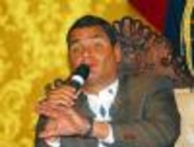 Presidente Correa quema sus últimos cartuchos a favor de consulta