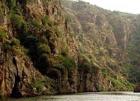 La 'extraordinaria' sequía reduce entre un 30 y un 50% el caudal de mantenimiento de los ríos del Duero