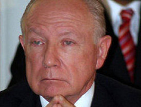 Murió el contralor general Clodosbaldo Russián