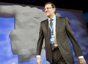 Rajoy anuncia 'bajadas sucesivas de impuestos' a partir de 2015 y se muestra 'moderadamente optimista'