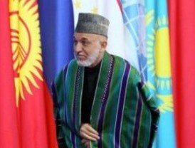 Karzai reconoce que EEUU mantiene conversaciones de paz con los talibán