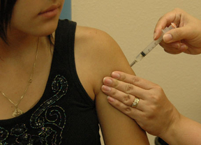 Cerca de 10.000 niñas nacidas en el 2000 iniciarán el lunes la campaña de vacunación frente al virus del papiloma humano