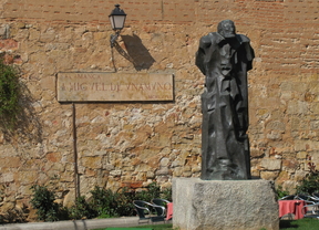 Salamanca salda su deuda con Miguel de Unamuno