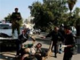 Casi cien muertos en tres ataques con bombas a mercados