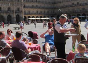 Los turistas extranjeros dejaron en julio 77 millones de euros en la Comunidad 