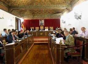 La Diputación de Valladolid aprueba sus cuentas para 2013, con la abstención de PSOE e IU