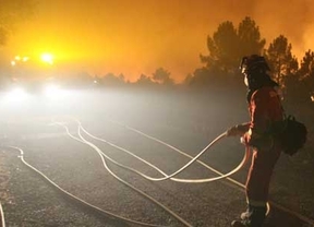 El incendio de Castrocontrigo (León) continúa en nivel 2 y ya ha arrasado más de 8.000 hectáreas