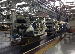 La Junta aprueba una subvención de más de ocho millones de euros para Nissan y Renault