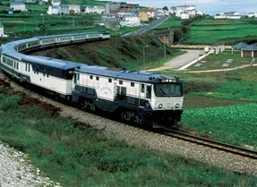 Feve prevé vender o ceder a la iniciativa privada la explotación de sus trenes turísticos