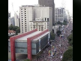 Un verdadero “Mar humano” fue la Parada Gay en Brasil. Comenzó al mediodía del domingo