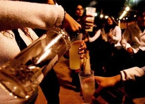 El 80% de los adolescentes de Castilla y León consume alcohol y el 40% fuma