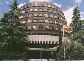 La Junta estudia recurrir las 'vacaciones fiscales' vascas ante el Constitucional 