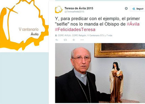 La diócesis de Ávila lanza la campaña #FelicidadesTeresa con la que invita a hacerse 'selfies' con imágenes de la santa