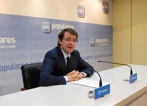 Mañueco niega que la reforma local privatice y critica al PSOE por querer ganar en los tribunales lo que pierde en las urnas