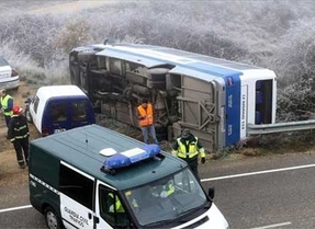 Seis personas heridas en un accidente de un microbús en Palencia