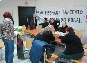 Más de medio millar de vecinos de Villarino (Salamanca) y Barruelo (Palencia) llevan el cierre de urgencias nocturnas a la Defensora del Pueblo