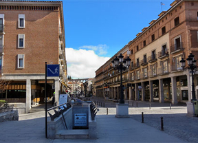 La falta de un edil del PP y el voto de calidad de Luquero saca adelante la supresión del callejero franquista en Segovia