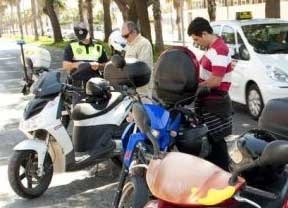 Tráfico realiza una campaña de control de motocicletas hasta el 5 de mayo 