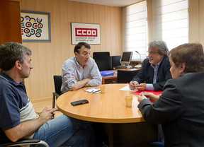 CCOO traslada a IU su preocupación por el empleo y los servicios básicos para su campaña 'A Herrera le diría'
