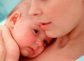 Todas las madres de CyL que den a luz el 4 de mayo recibirán el peso de su bebé en jamón ibérico