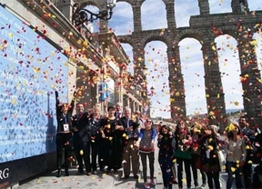 Hay Festival inaugura su programa de artes visuales con una réplica del Acueducto